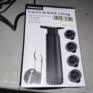Premium 7-in-1 Wine Gift Set, Includes Wine Saver Pump with 4‎ Stoppers MooCoo